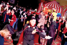 Tahun Baru  Bertema “Blue-tiful Holiday”