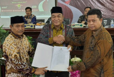 SAH! KPUD Muba Resmi Tetapkan  Toha-Rohman sebagai Bupati dan Wakil Bupati Terpilih 2025-2030