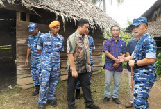 Senangnya Hati Suhuda Rumahnya yang Tak Layak Huni Dibedah Lanud SMH 