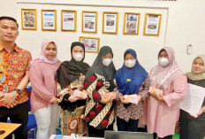 Tersangka Korupsi Dispora OKI Kembalikan Uang Negara Rp120 Juta ke Kejari Kayuagung