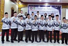 Pelantikan dan Pengukuhan Kepala Sekolah serta Perangkat SMA dan SMK PGRI Kota Pagaralam