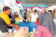 Ratusan Paket Sembako Ludes di Pasar Murah