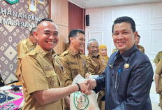 Pemkab Muba Salurkan Cadangan Pangan untuk Lima Desa Rentan Rawan Pangan