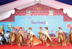 Tari Berambak Purun, Warisan Budaya Pedamaran Tampil Memukau di Festival Buda Sumsel TMII