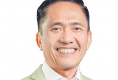 Wako Palembang Ratu Dewa Support Penuh Festival Panjat Pinang 2025