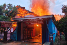 Diduga Akibat Korsleting Listrik, Rumah Ketua RT di Musi Rawas Hangus Terbakar, Kerugian Ditaksir Rp150 Juta