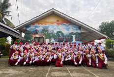 Yel-Yel Bergema, Seragam Kreatif Warnai Lomba Gerak Jalan HUT RI ke-80 di Prabumulih