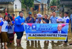 Relawan Hafisz Thohir Center Bagi Sembako dan Pakaian ke Warga Muratara Terdampak Banjir, Ini Antusiasmenya!
