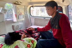 Bupati OKI Tinjau Langsung, Ruqhayah Dirujuk ke RSMH Palembang untuk Jalani Kolostomi