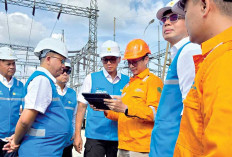  Kunjungi Pusat Pengatur Beban, Dirut PLN Pimpin Upaya Percepat Pemulihan Sistem Kelistrikan Sumatra