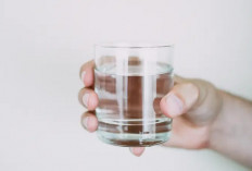 Minum Air Harus 8 Gelas Dalam Sehari, Benarkah? Simak Penjelasan Berikut Gais