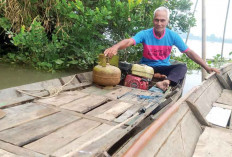Melihat Lebih Dekat Perjuangan Nelayan Kecil Menangkap Ikan di Sungai Musi