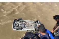 Mobil Tiba-Tiba Meluncur! Toyota Calya Nyemplung ke Sungai Lematang Saat Baru Dihidupkan