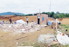 Dihantam Puting Beliung, Satu Rumah Warga di Lubuklinggau Rata dengan Tanah