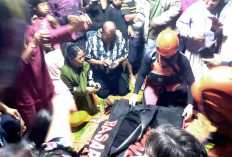 Jasad Balita yang Tenggelam di Muara Lakitan Mengapung di Bawah Jembatan