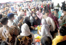 Gelontorkan Beras Murah 100 Ton, Operasi Pasar 4 Hari, Belanja Gratis Cabai-Bawang