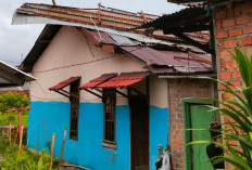 Atap Rumah Warga Prabujaya Terangkat Akibat Angin Puting Beliung