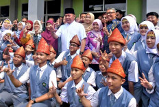 Beri ‘Karpet Merah’  Bagi Siswa Kurang Mampu 