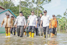 Bupati Pastikan Warga terdampak  banjir terima Cukup bantuan, Banjir Rendam Tujuh Kecamatan