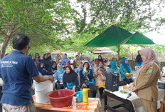 Lebih Hemat, Lebih Lebat KWT Prabumulih Timur Pelajari Pembuatan Pupuk Organik dari Gedebong Pisang