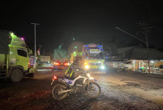 Lelah yang Tak Sia-Sia: Ketika Polisi dan Warga Menyatu di Tengah Malam