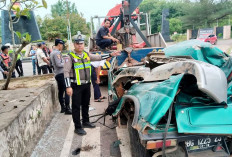 Katana Terguling Dua Kali, Sopir-Penumpang Luka Berat