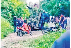 'Truk Bergelimpangan' di Jalan Lintas Mura-Muba 