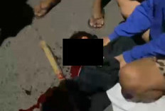 Ngeri! Remaja Bersenjata Tajam Bentrok di Palembang, Bocah 14 Tahun Terluka Parah