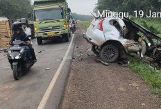 Pengemudi Xenia Tabrak Mobil Box, Diduga Akibat Mengantuk di Jalintim Banyuasin