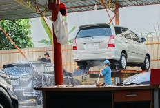Tempat Cuci Mobil Ketiban Rezeki Jelang Lebaran, Pelanggan Antre Sejak Pagi