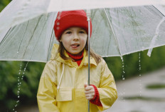 Bermain Hujan, Siapa Takut? Ini Dia Manfaatnya untuk Kesehatan Anak!