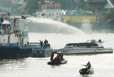 Kapal Pengangkut Karyawan Terbakar