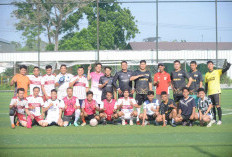 Laga Graha Pena FC vs Perkimtan FC Semarakkan HUT Ke-31 Sumeks, Meski Kalah Tipis tapi Seru