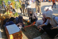 Wabup Lahat Pungut Sampah di Sekolah, Bukan Sekadar Seremoni, Tapi Aksi Nyata untuk Lingkungan