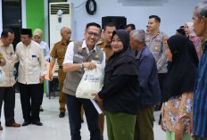 Ratu Dewa Perkuat Jaminan Kesehatan: KIS 100% dan Sembako untuk Warga Palembang, Terima Kasih, Pak!