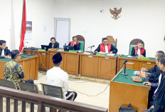 Tim di Lapangan Berjibaku Pemadaman Karhutla, Oknum Kantoran Terbukti Korupsi Pengadaan Pompa Portable