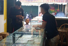 Harga Emas Naik Turun Drastis, Pedagang Perhiasan di PALI Panik Kehilangan Pembeli Setia