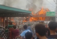 Empat Rumah Panggung di Sanga Desa Ludes Dilalap Api, Kerugian Ditaksir Ratusan Juta