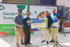 PT Perta-Samtan Gas Ajak Warga Sungai Rebo Bersihkan Sungai dan Lepas Ribuan Bibit Ikan