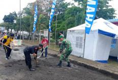 Sinergi TNI, Polri dan Masyarakat Tambal Lubang Jalan Dekat Exit Tol Kayuagung