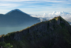 7 Rekomendasi Gunung yang Menawarkan Panorama dan Petualangan Terbaik di Jawa Tengah