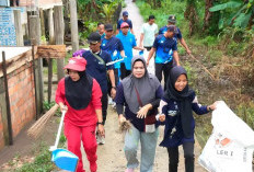 Gotong Royong Bersama Kepala Desa, Wujudkan Lingkungan Bersih di Bailangu Timur