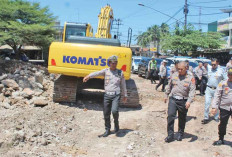 Temukan Jalan Berlubang-Kontur Jalintim Tidak Rata