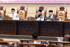Paripurna XXXIII dengan Agenda Penyampaian Laporan Hasil Pembahasan dan Penelitian Lima Pansus