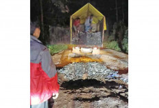Baru Diperbaiki, eh... Jalan Lebung Itam Rusak Lagi, Banyak Truk Melintas  