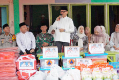 Hari Pertama Safari Ramadan, Bupati Joncik Bantu Korban Kebakaran dan Perkuat Ukhuwah