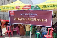 Bagi-Bagi Paket Nasi, Program Tenda Berkah INTI Sumsel Ludes Diserbu Warga Dalam Satu Jam
