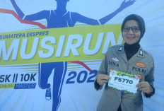 Kejar Rekor Personal Best di 5K, Brigadir Dina Antusias Ikut Event Paten Akhir Tahun Musi Run Serie V 2024