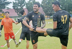 Dua Pemain Asing Ikut Latihan