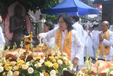 Heboh Ritual Air Suci Yi Fo di Palembang, Simbol Penyucian Hati dan Pikiran Umat Buddha